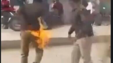 मध्य प्रदेश: मैहर में पुतला दहन के दौरान हादसा: यातायात प्रभारी झुलसे, 10 पर दंगा भड़काने का मामला दर्ज मध्य प्रदेश: मैहर में पुतला दहन के दौरान हादसा: यातायात प्रभारी झुलसे, 10 पर दंगा भड़काने का मामला दर्ज