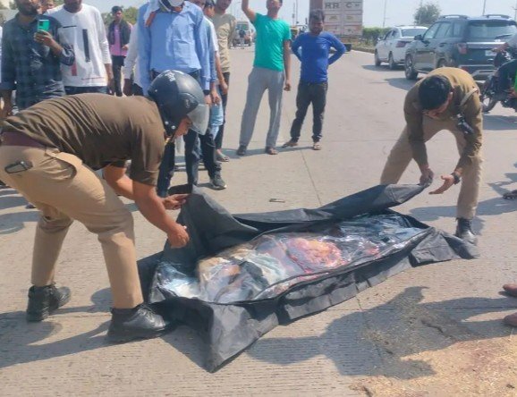 उत्तर प्रदेश: आगरा-कानपुर हाईवे पर ट्रक ने बाइक सवार दंपति को कुचला, पति की दर्दनाक मौत