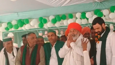 किसान हुंकार महापंचायत में पहुंचे राकेश टिकैत, बहराइच में कहा- किसानों को बर्बाद करने पर तुली है सरकार