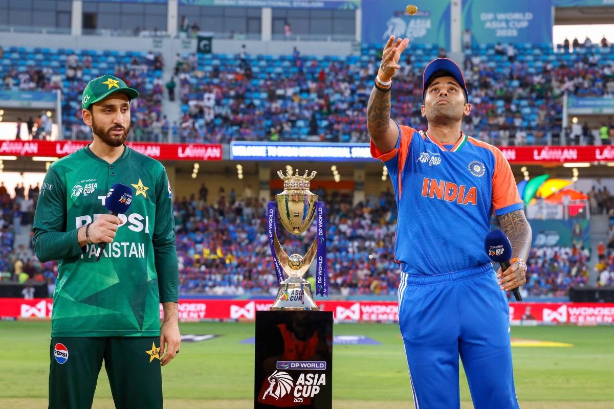 T20 WC 2026: भारत-पाक मैच पर बदला रुख, यू-टर्न लेते हुए 15 फरवरी को मुकाबले के लिए राज़ी हुआ पाकिस्तान