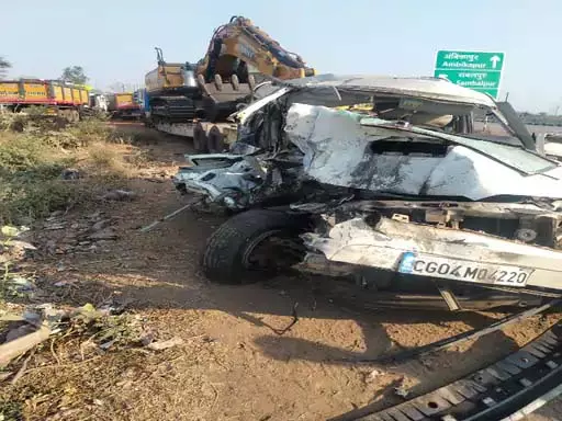 रायपुर–रतनपुर रोड हादसा: ट्रेलर और स्कॉर्पियो की टक्कर में 4 की मौत, 1 घायल रायपुर–रतनपुर रोड हादसा: ट्रेलर और स्कॉर्पियो की टक्कर में 4 की मौत, 1 घायल