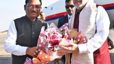 तीन दिवसीय छत्तीसगढ़ दौरे पर पहुंचे केंद्रीय गृह मंत्री अमित शाह,सीएम साय ने स्वामी विवेकानंद विमानतल पर किया स्वागत