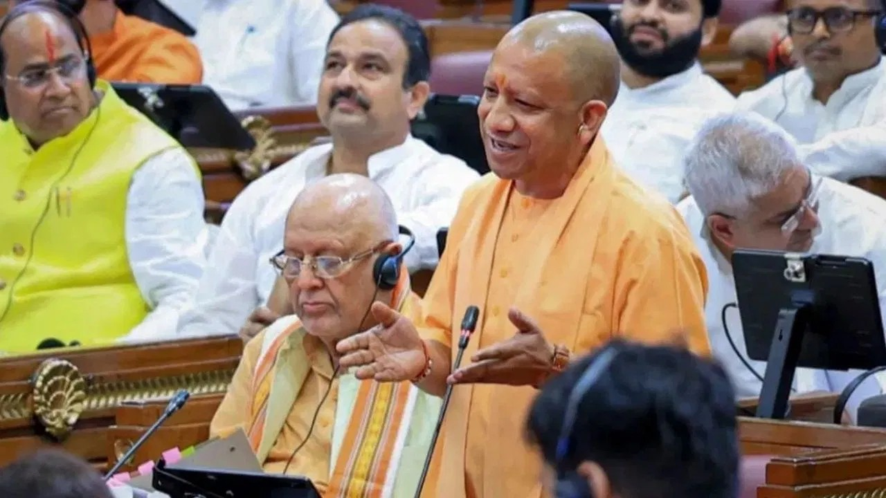 यूपी में 10 लाख रोजगार, 14 नए मेडिकल कॉलेज और 3 नई यूनिवर्सिटी खुलेंगी, जानें बजट में क्या हुए ऐलान