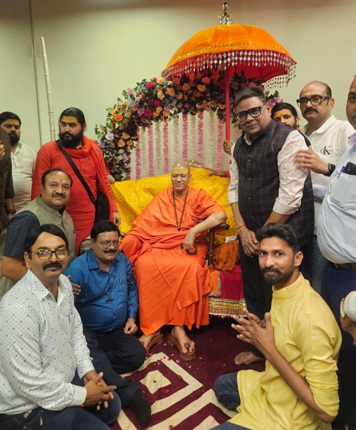 वर्ल्ड ब्राह्मण फेडरेशन के पदाधिकारियों ने महामंडलेश्वर श्री कैलाशानंद गिरि से भेटकर आशीर्वाद लिया वर्ल्ड ब्राह्मण फेडरेशन के पदाधिकारियों ने महामंडलेश्वर श्री कैलाशानंद गिरि से भेटकर आशीर्वाद लिया