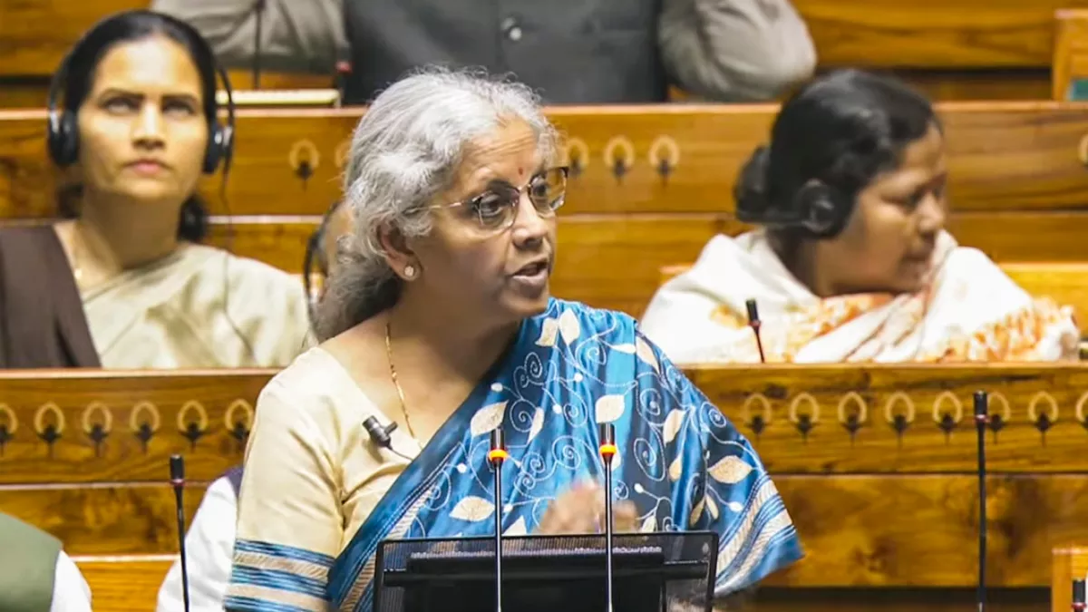 Budget 2026 Speech LIVE: टैक्सपेयर्स के लिए बड़ा अपडेट, 1 अप्रैल से नया आयकर अधिनियम और नया फॉर्म