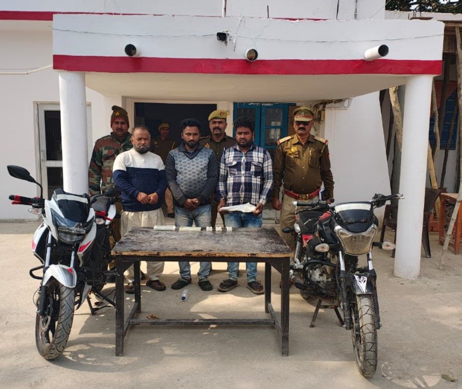 हत्या के आरोप में पेशी पर आया मुल्जिम कोर्ट से फरार… पुलिस कर रही सरगर्मी से तलाश हत्या के आरोप में पेशी पर आया मुल्जिम कोर्ट से फरार… पुलिस कर रही सरगर्मी से तलाश