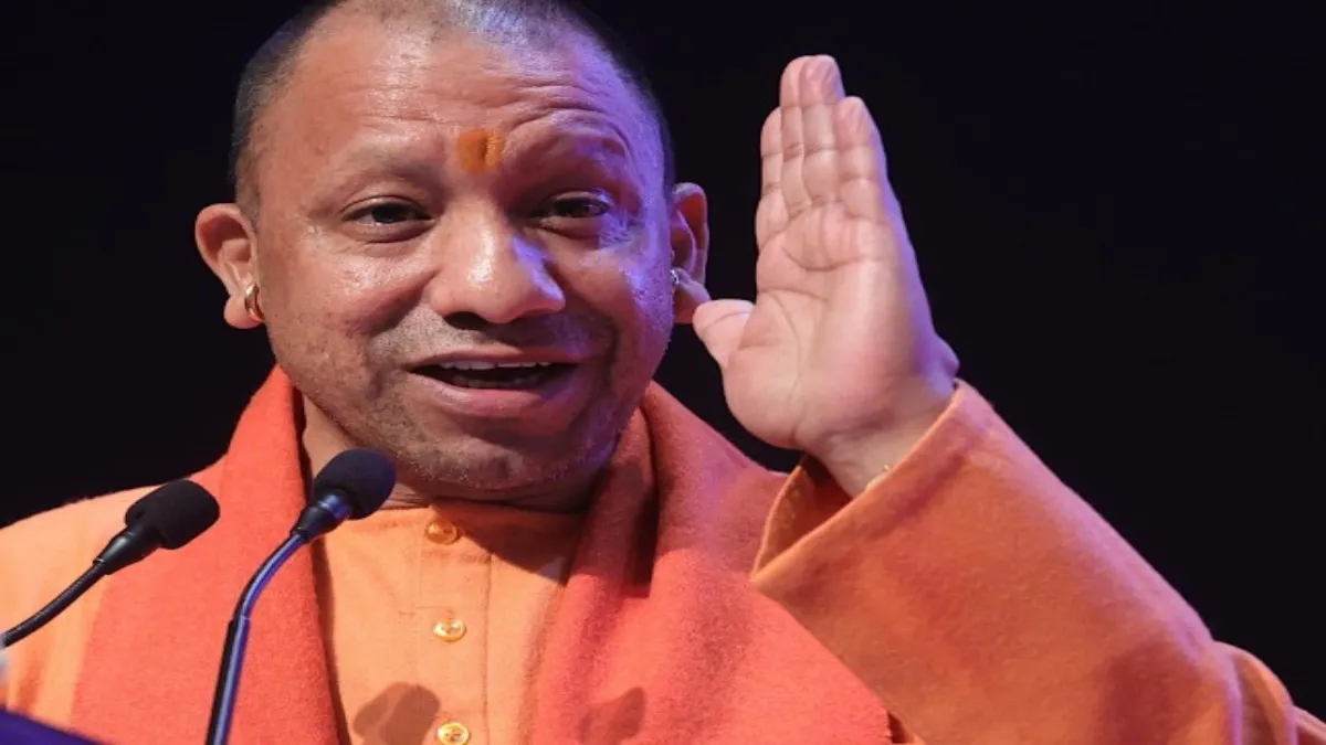 UP News: सरकारी कर्मचारियों और पेंशनरों को योगी सरकार का बड़ा तोहफा, होली से पहले मिलेगा वेतन और पेंशन