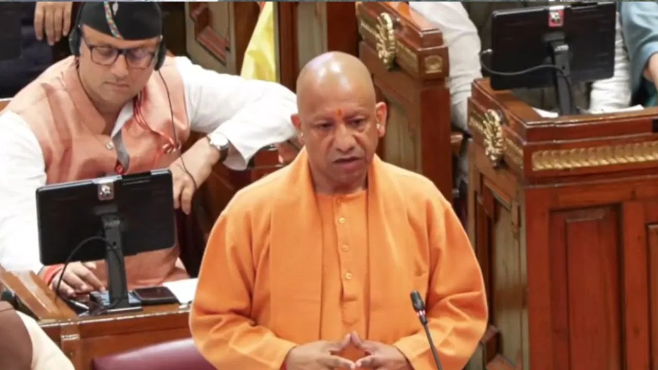 यूपी में ना कर्फ्यू है ना दंगा है, सब चंगा है… विधानसभा में बोले सीएम योगी यूपी में ना कर्फ्यू है ना दंगा है, सब चंगा है… विधानसभा में बोले सीएम योगी