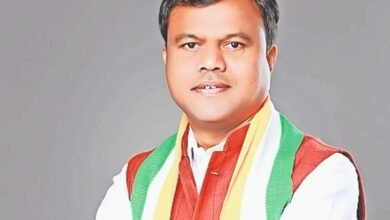 उर्वरकों की कीमत बढ़ाना मोदी सरकार का किसान विरोधी निर्णय – कांग्रेस उर्वरकों की कीमत बढ़ाना मोदी सरकार का किसान विरोधी निर्णय – कांग्रेस