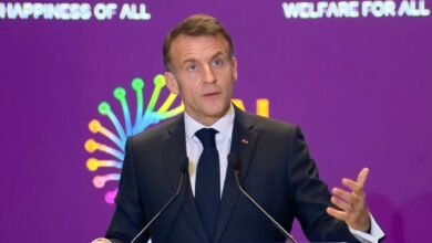 AI India Summit: फ्रांस के राष्ट्रपति मैक्रों ने की भारत की तारीफ, बच्चों के लिए सोशल मीडिया बैन की अपील AI India Summit: फ्रांस के राष्ट्रपति मैक्रों ने की भारत की तारीफ, बच्चों के लिए सोशल मीडिया बैन की अपील