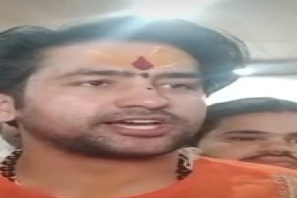 नागौद के शिवराजपुर में हनुमंत कथा का शुभारंभ, पं. धीरेंद्र शास्त्री बोले- राष्ट्र और धर्म इंसान की दो आंखें