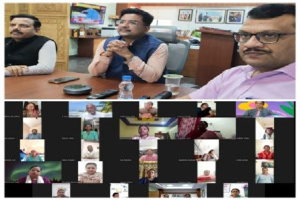 सूरजपुर में शादी की खुशियां मातम में बदलीं: आधी रात हथौड़े से पत्नी की हत्या, दो बहनें गंभीर घायल सूरजपुर में शादी की खुशियां मातम में बदलीं: आधी रात हथौड़े से पत्नी की हत्या, दो बहनें गंभीर घायल