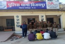 श्योपुर में सोलर प्लेट लगाने के बहाने रेकी कर चोरी करने वाले 7 बदमाश गिरफ्तार, 7 लाख के जेवरात जब्त