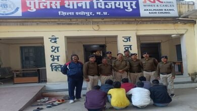 श्योपुर में सोलर प्लेट लगाने के बहाने रेकी कर चोरी करने वाले 7 बदमाश गिरफ्तार, 7 लाख के जेवरात जब्त