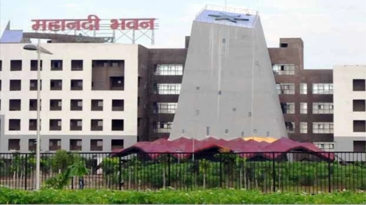 IAS Transfer Breaking : छत्तीसगढ़ में आईएएस अधिकारियों के तबादले, जानिए किन्हें मिली कौन सी जिम्मेदारी