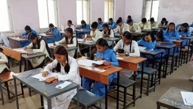 CBSE बोर्ड परीक्षाएं शुरू, छात्रों में उत्साह और हलचल CBSE बोर्ड परीक्षाएं शुरू, छात्रों में उत्साह और हलचल