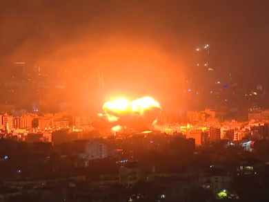 पश्चिम एशिया में युद्ध की आग: इज़राइल ने ईरान पर बड़ा हमला किया, तेहरान समेत कई इलाकों में धमाके; आपातकाल घोषित