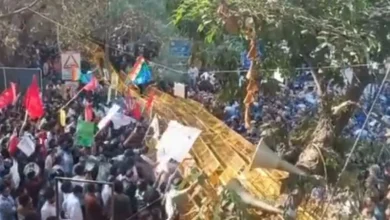 जेएनयू में कुलपति के खिलाफ छात्रों का प्रदर्शन तेज, छात्रसंघ अध्यक्ष हिरासत में