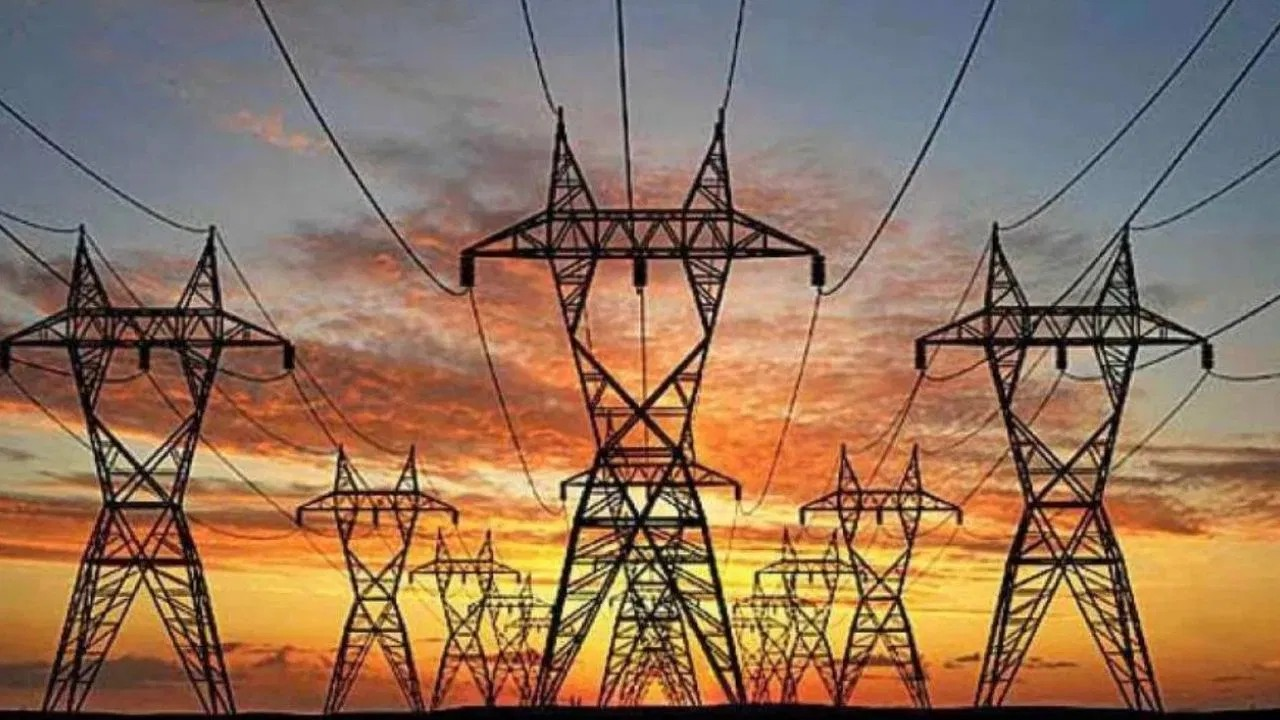 दिल्ली में उपभोक्ताओं को बड़ी राहत, आपस में बिजली खरीद-बेच सकेंगे, DERC ने दी एनर्जी ट्रेडिंग को मंजूरी