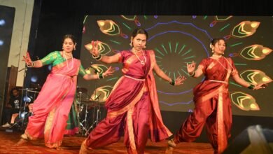 महंत कॉलेज के एनुअल फंक्शन में लावणी और महिषासुर डांस ने लगाया तड़का महंत कॉलेज के एनुअल फंक्शन में लावणी और महिषासुर डांस ने लगाया तड़का