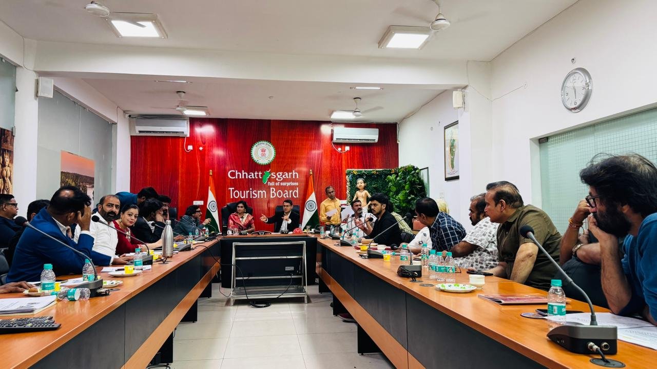 मोना सेन की अध्यक्षता में फिल्म पॉलिसी पर छत्तीसगढ़ पर्यटन बोर्ड में बैठक, सब्सिडी व फिल्म सिटी पर फोकस