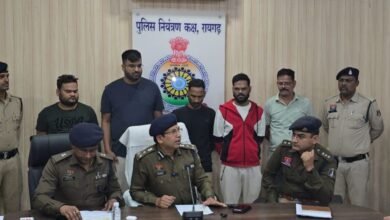 ऑनलाइन क्रिकेट सट्टा गिरोह पर शिकंजा : कोलकाता के होटल में छत्तीसगढ़ पुलिस की रेड, 5 नामी सटोरिए समेत 7 गिरफ्तार