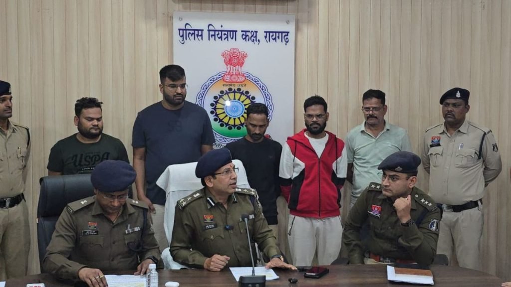ऑनलाइन क्रिकेट सट्टा गिरोह पर शिकंजा : कोलकाता के होटल में छत्तीसगढ़ पुलिस की रेड, 5 नामी सटोरिए समेत 7 गिरफ्तार