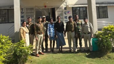 पत्नी की हत्या कर आत्महत्या का रूप देने की कोशिश, जंगल में फांसी पर लटकाया शव, पति समेत दो गिरफ्तार