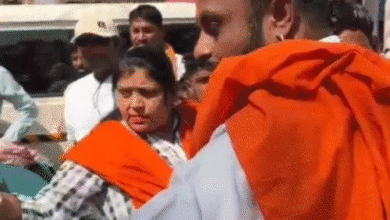 बजरंगदल ने धर्म पूछकर बंद कराई मुस्लिमों की दुकान बजरंगदल ने धर्म पूछकर बंद कराई मुस्लिमों की दुकान