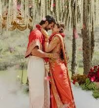 रेड सिल्क साड़ी में सजी दुल्हन बनीं रश्मिका, वरमाला के वक्त छलक पड़े जज़्बात