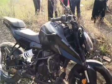 CG Accident : परीक्षा देने जा रहे 12वीं के छात्र की सड़क हादसे में मौत, एक की हालत गंभीर CG Accident : परीक्षा देने जा रहे 12वीं के छात्र की सड़क हादसे में मौत, एक की हालत गंभीर