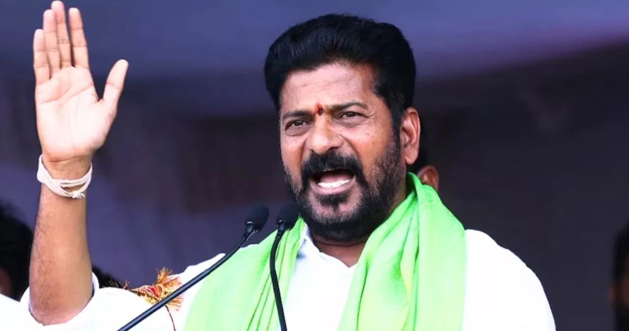 नगरपालिका चुनाव में रेवंत रेड्डी का बीजेपी पर तीखा हमला, ओवैसी को बताया वोट राजनीति का हथियार