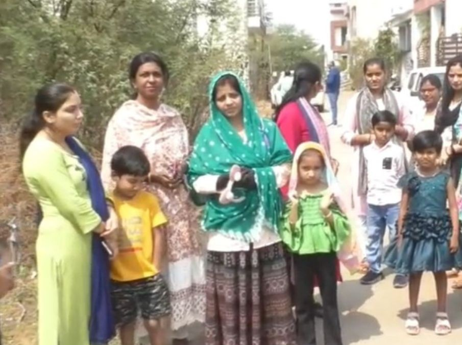 सीवरेज के गंदे पानी ने बढ़ाई कमल विहार के निवासियों की चिंता, घरों के नलों में आ रहा बदबूदार और गंदा पानी, निगम और RDA पर उठाए सवाल