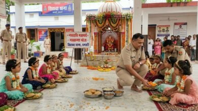 खाकी में भक्ति! सिहावा थाना बना ‘मां खंभेश्वरी धाम’, नवरात्रि में पुलिस ने पेश की अनोखी मिसाल