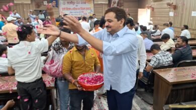 उत्तर प्रदेश: ‘अवसरवादी पंडित’ पर भाजपा एमएलसी ने सपा पर साधा निशाना: बोला- यह लोग देश को पहले भी गर्त में ले गए थे, और… उत्तर प्रदेश: ‘अवसरवादी पंडित’ पर भाजपा एमएलसी ने सपा पर साधा निशाना: बोला- यह लोग देश को पहले भी गर्त में ले गए थे, और…