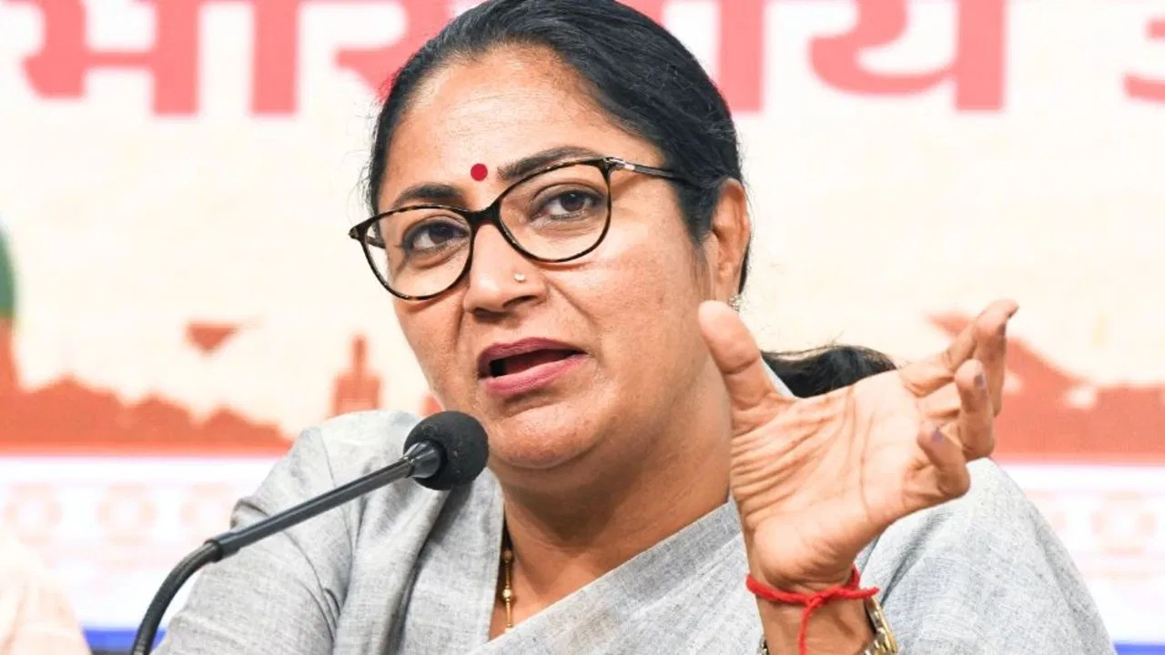 दिल्ली सरकार का बड़ा फैसला, DTC की बसों में ट्रांसजेंडर यात्रियों के लिए फ्री यात्रा को मंजूरी दिल्ली सरकार का बड़ा फैसला, DTC की बसों में ट्रांसजेंडर यात्रियों के लिए फ्री यात्रा को मंजूरी