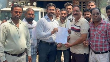 नवरात्र से पहले डोंगरगढ़ में कमर्शियल गैस की किल्लत: सिलेंडर की सप्लाई ठप पड़ने से बंद होने की कगार पर होटल नवरात्र से पहले डोंगरगढ़ में कमर्शियल गैस की किल्लत: सिलेंडर की सप्लाई ठप पड़ने से बंद होने की कगार पर होटल