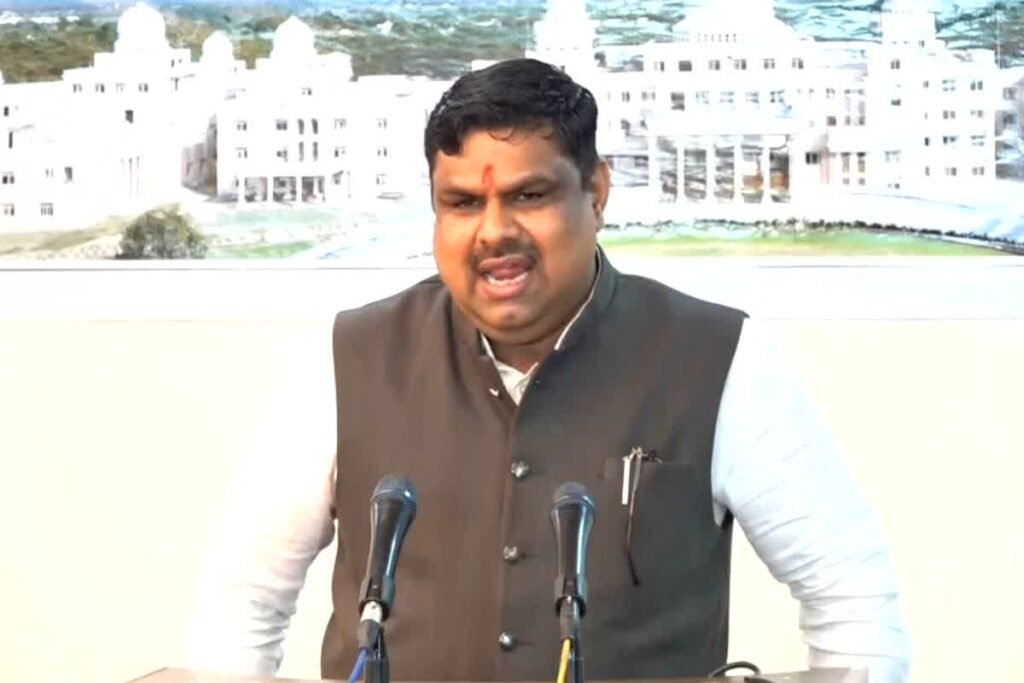 Budget session 2026 : छत्तीसगढ़ के सरकारी स्कूलों में शिक्षक की कमी, सदन में मंत्री ने मानी व्यवस्था अधूरी Budget session 2026 : छत्तीसगढ़ के सरकारी स्कूलों में शिक्षक की कमी, सदन में मंत्री ने मानी व्यवस्था अधूरी