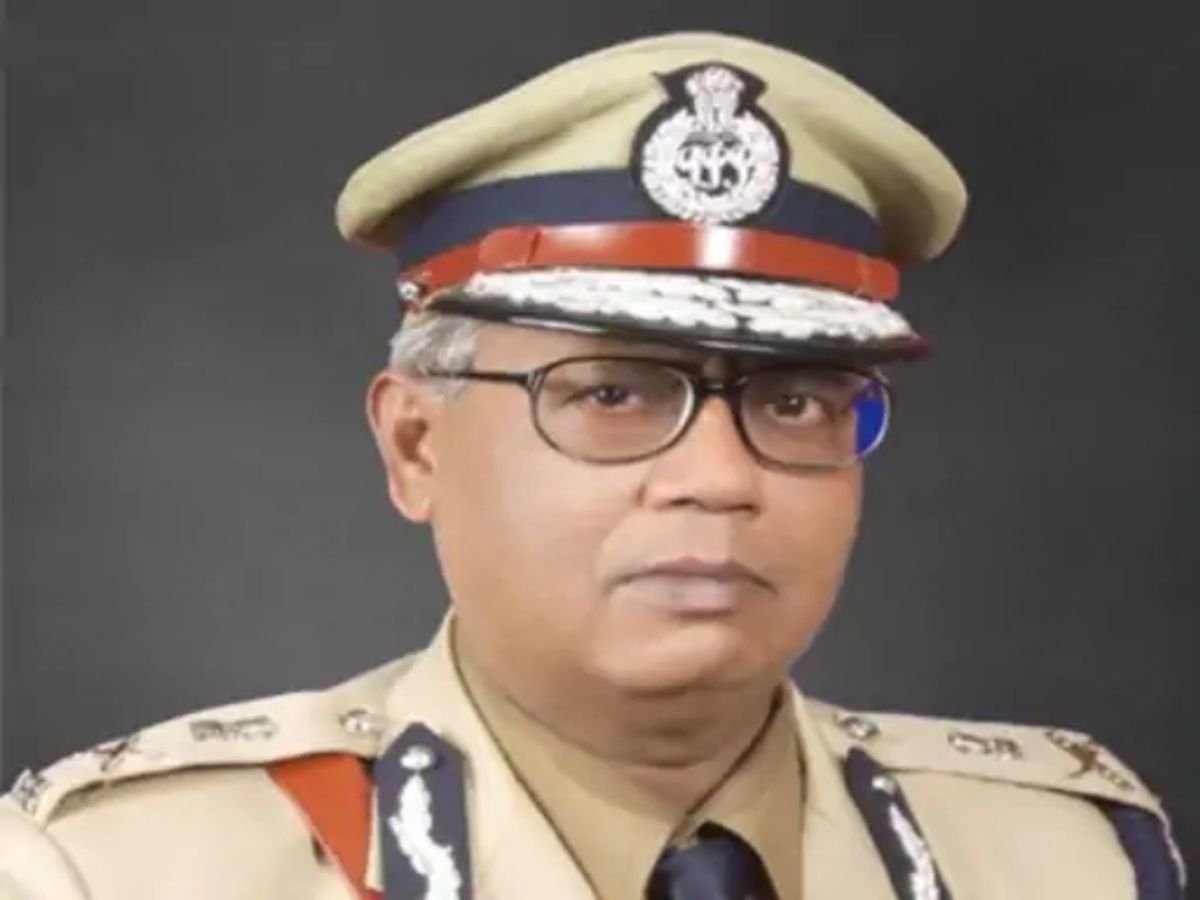 Big News : पूर्व डीजीपी विश्वरंजन का निधन ,कई दिनों से अस्पताल में थे भर्ती Big News : पूर्व डीजीपी विश्वरंजन का निधन ,कई दिनों से अस्पताल में थे भर्ती