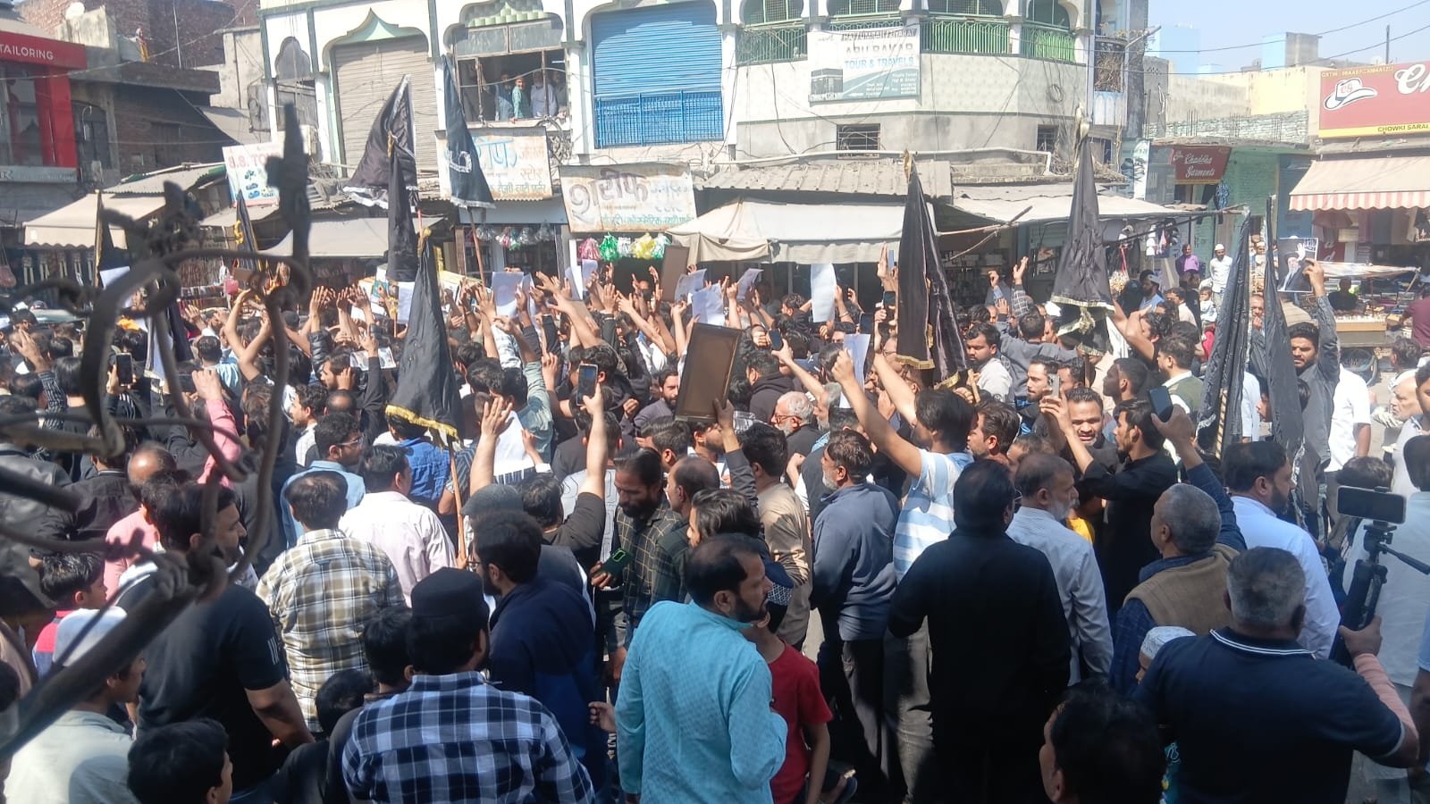 सहारनपुर में बिना अनुमति प्रदर्शन: 6 नामजद, 120 अज्ञात के खिलाफ मुकदमा दर्ज