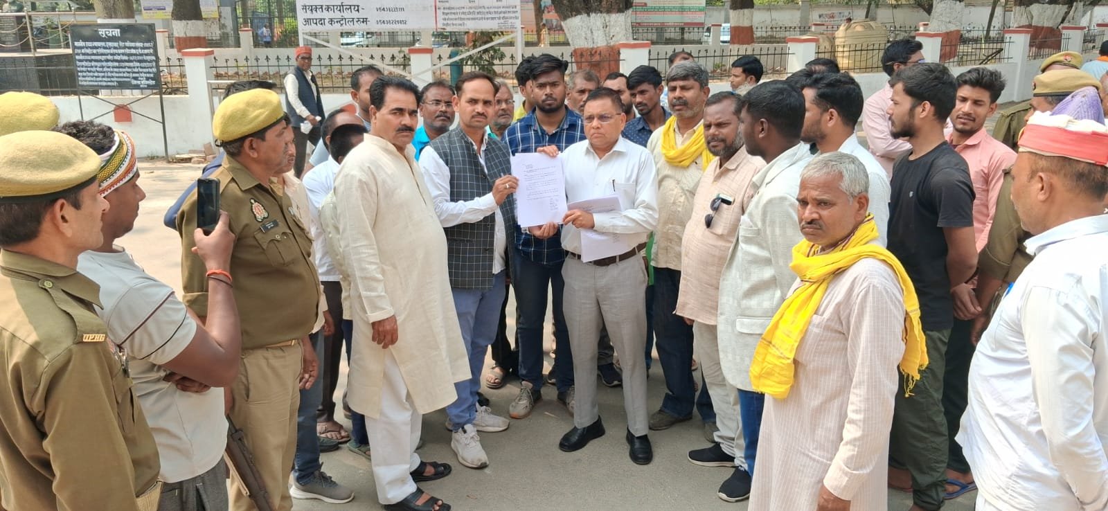 उत्तर प्रदेश: लापरवाही की भेंट चढ़ी प्रसूता, जिला महिला चिकित्सालय में नेहा गोंड की मौत पर भारी आक्रोश