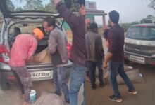 सूरजपुर: बच्चों के पेट पर डाका! प्रधानपाठक की कार से मिला मिड-डे मील का चावल, ग्रामीणों ने पकड़ा