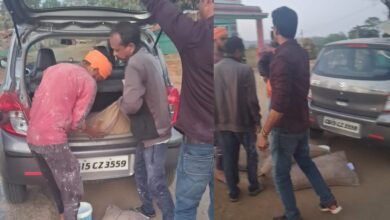 सूरजपुर: बच्चों के पेट पर डाका! प्रधानपाठक की कार से मिला मिड-डे मील का चावल, ग्रामीणों ने पकड़ा