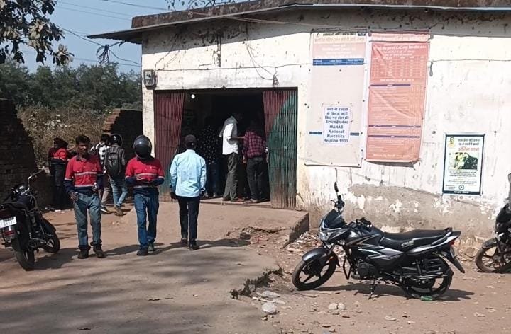छत्तीसगढ़: आबकारी मंत्री के निर्देश के बाद विभाग ने शराब दुकान के 6 कर्मचारियों पर की कार्यवाही, मचा हड़कप