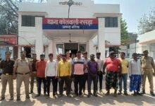 उत्तर प्रदेश: पुलिस का ‘बड़ा धमाका’, बगिया में चल रहे हाईप्रोफाइल जुआ फड़ का पर्दाफाश, 12 गिरफ्तार