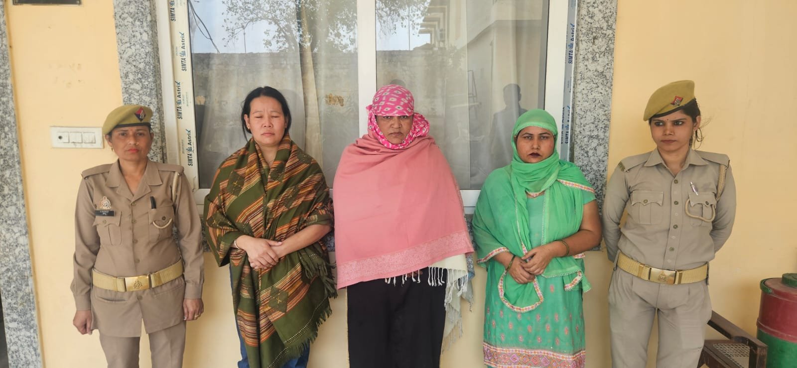 उत्तर प्रदेश: नाबालिग से देह व्यापार कराने वाले गिरोह का भंडाफोड़, सरगना महिला समेत 4 गिरफ्तार