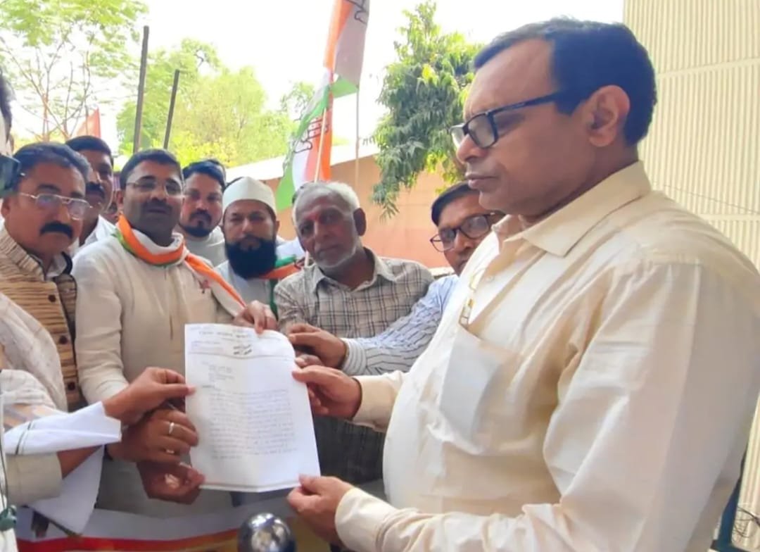 उत्तर प्रदेश: मनरेगा मजदूरों को 75 दिन से नहीं मिली मजदूरी, कांग्रेस ने किया प्रदर्शन, राष्ट्रपति को ज्ञापन…
