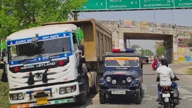 उत्तर प्रदेश: अमेठी में ओवरलोड ट्रकों पर कार्रवाई, 60 हजार का चालान; रिश्वत लेकर छोड़ने के भी आरोप