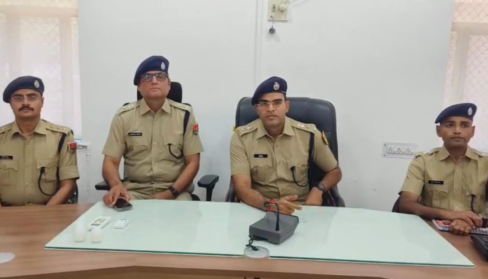 नाथीदेवी ब्लाइंड मर्डर मिस्ट्री का सनसनीखेज खुलासा: गहनों के लालच में बुजुर्ग महिला की बेरहमी से हत्या, मुख्य आरोपी गिरफ्तार नाथीदेवी ब्लाइंड मर्डर मिस्ट्री का सनसनीखेज खुलासा: गहनों के लालच में बुजुर्ग महिला की बेरहमी से हत्या, मुख्य आरोपी गिरफ्तार