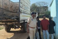धमतरी पुलिस की ‘कबाड़ स्ट्राइक’: दानी टोला में रेड तो कोलियारी में घेराबंदी, क्विंटल के भाव लोहा जब्त कर दो को भेजा जेल!